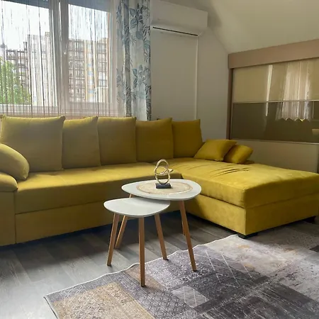 Kis-Hunyad Apartman Miskolc Kültér fotó